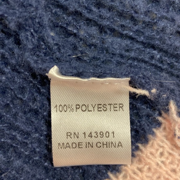 Coco + Carmen Polyester Sweater - Picture 3 of 4